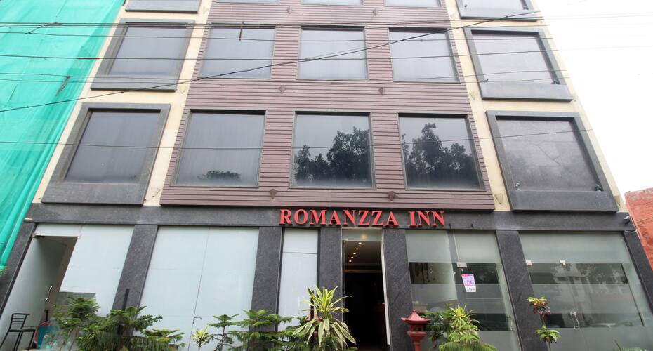 Romanzza Inn, New Delhi 1
